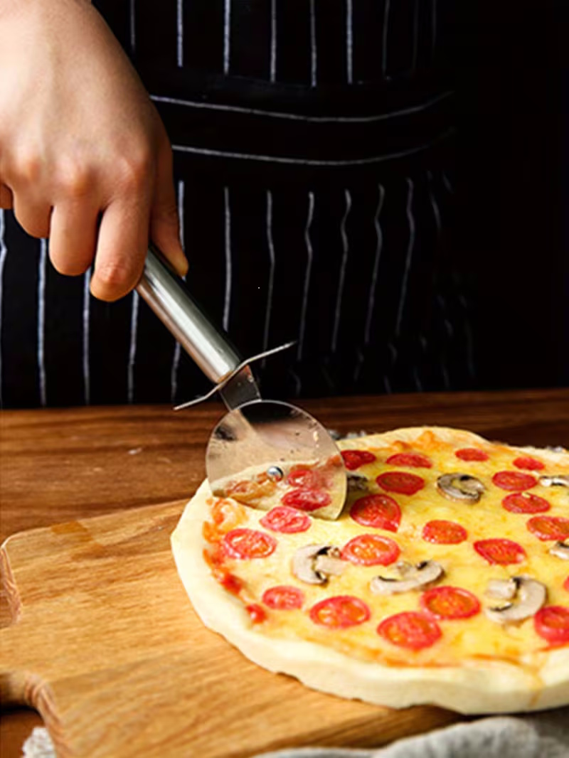Edelstahl Pizzaschneider