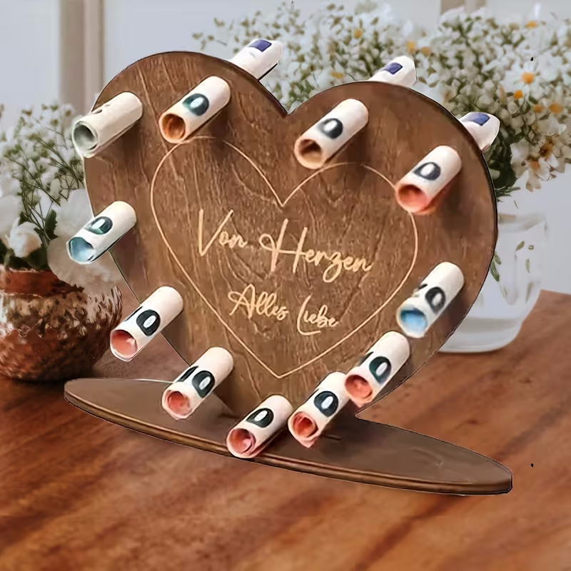 Klassische herzförmige Holzständer